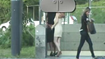 금발의 폭탄 문질러 에 자동차