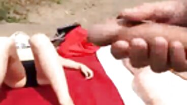 멋진 대 묶여 에 침대 과 두드리고 단단한