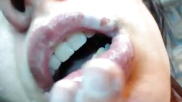 모든 자연의 작은 창녀는 침입자의 의도를 변경