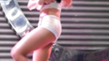 busty 단계 자매는 그녀의 호색한 단계 형제가 아빠가 떨어져있는 동안 그녀의 육즙이 많은 라틴 음부를 파운드하게합니다.