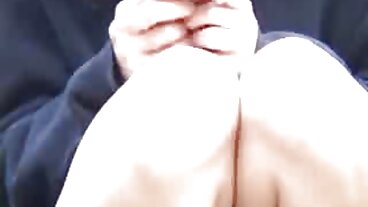 큰 Tittied 매력적인 PAWG 레나 폴은 D를 타고