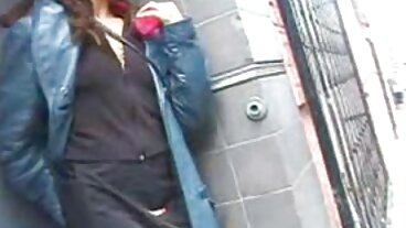 푹신한 고양이 아마추어 Kara는 그녀의 IR 주조 Sesh를 즐깁니다.