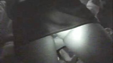 웹캠 요가 설정 으로 관능적 인 레즈비언 섹스
