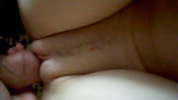 Lela 스타는 거시기에 그녀의 멋진 물결 모양의 전리품을 흔들고 있습니다.